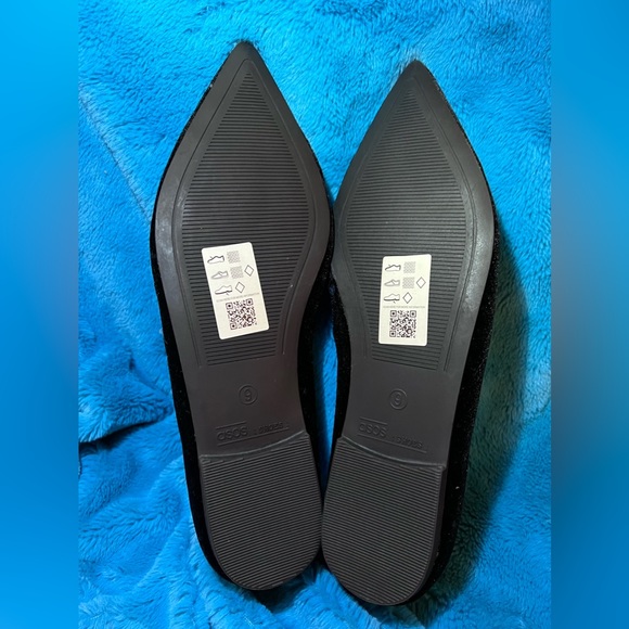 ASOS Design black velvet gold chain embellished flat size 9 - Picture 5 of 6